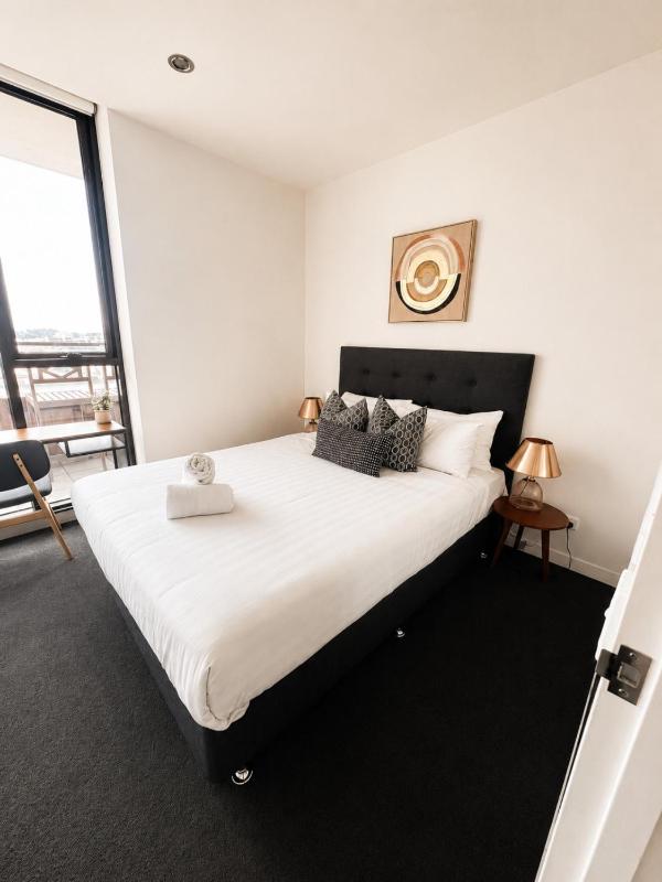 Stunning Panoramic Views | Heart of Richmond - image 6