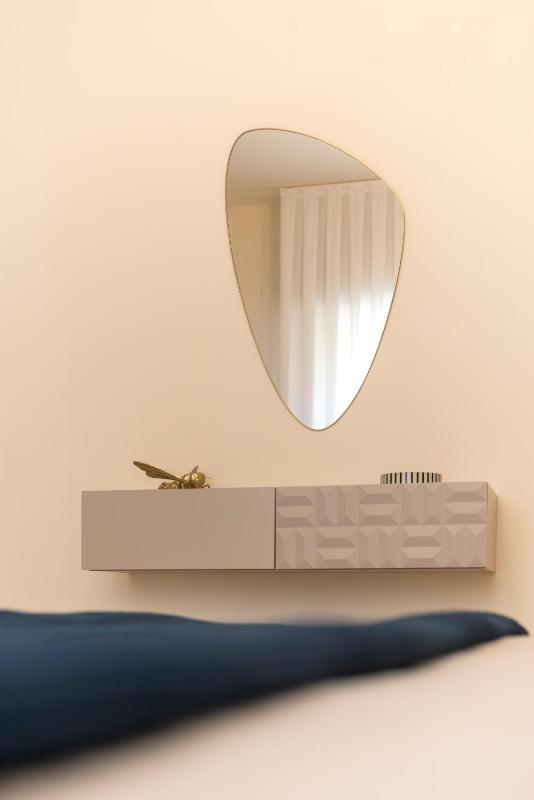 Queen Margaret Boutique Apartment - image 23