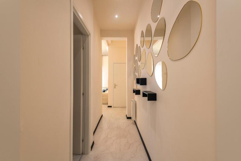 Queen Margaret Boutique Apartment - image 3