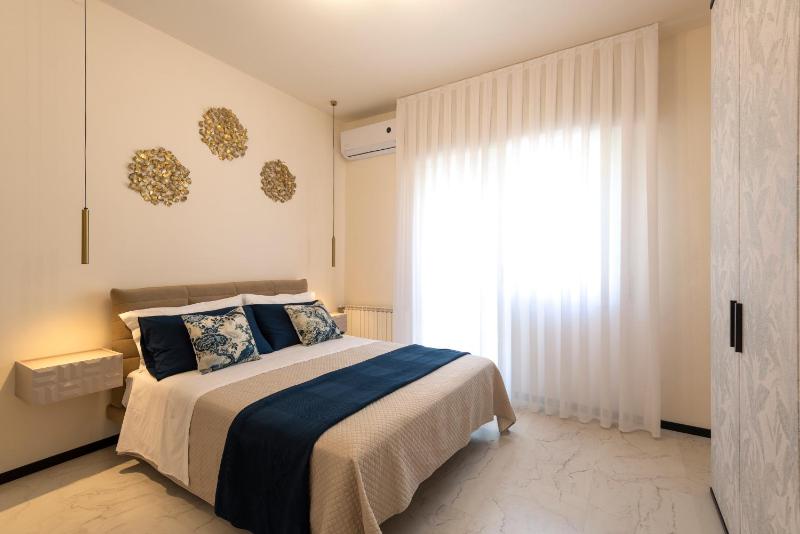 Queen Margaret Boutique Apartment - image 7