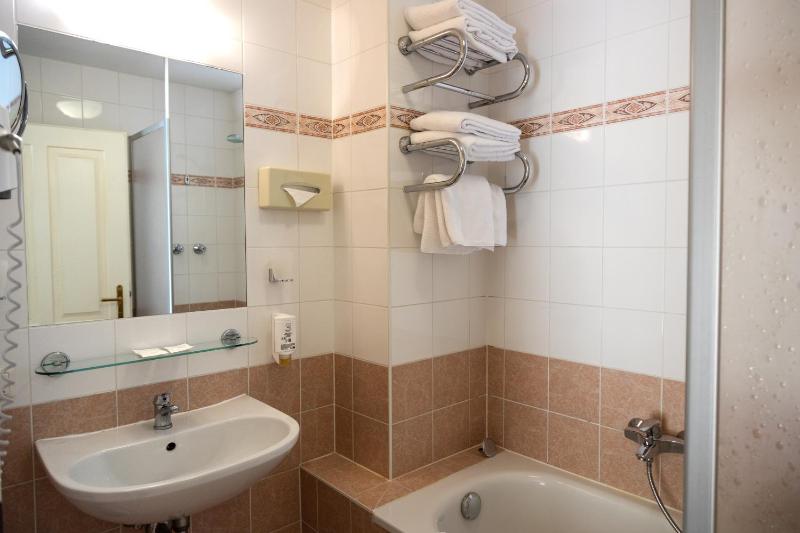 Suite Hotel 900m zur Oper - image 15