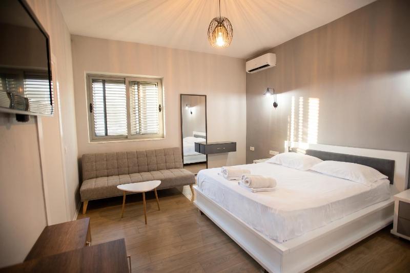 Enjoy Tirana 4BR & BBQ Terrace at Blloku - Central Tirana - image 14