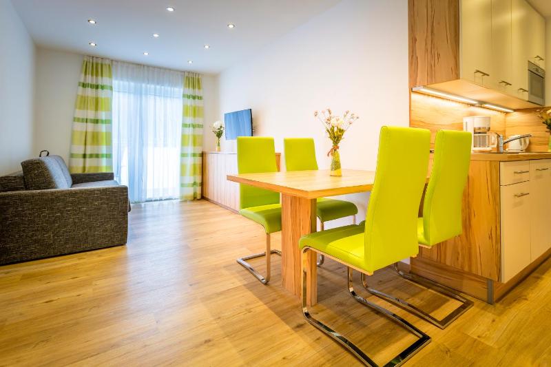 Apartment with Balcony - F3 image 1