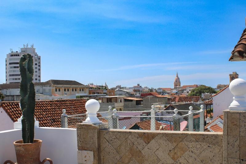 Luxury Penthouse & Jacuzzi Rooftop - image 15