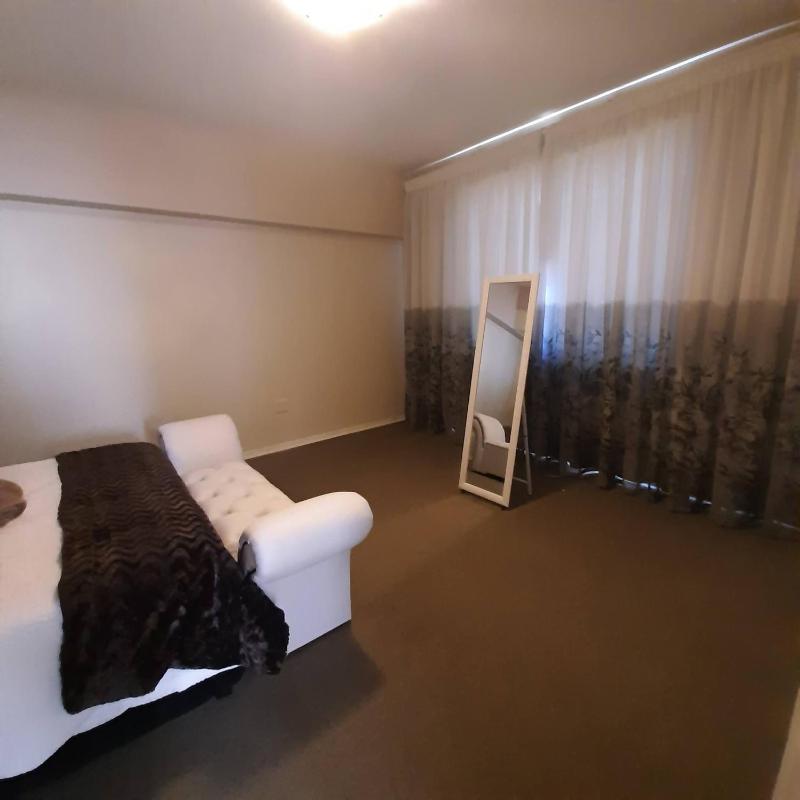 Lovely 3 bedroom with full sea view restaurants - image 4