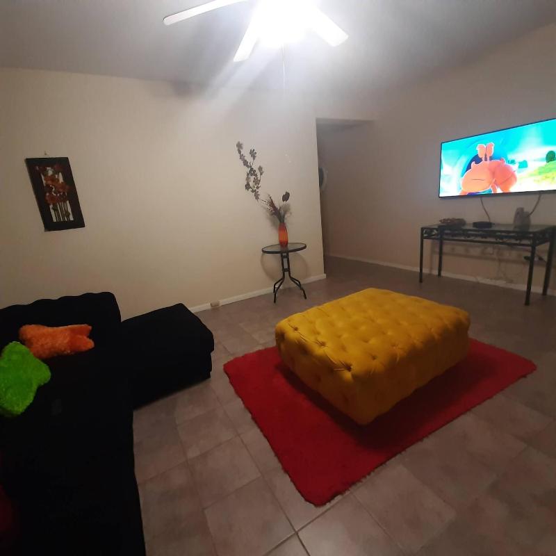 Lovely 3 bedroom with full sea view restaurants - image 14