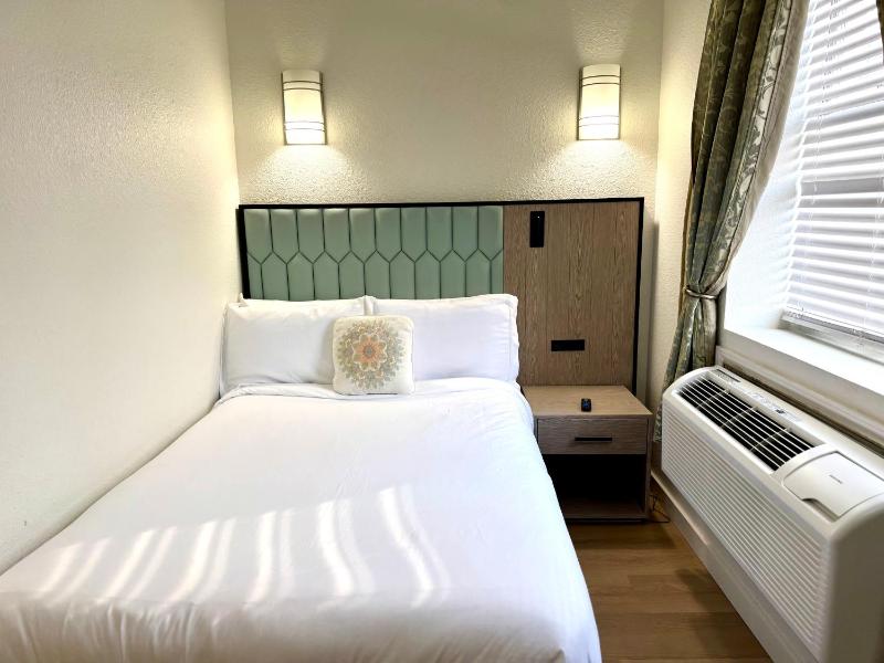 Athens Hotel & Suites - image 20