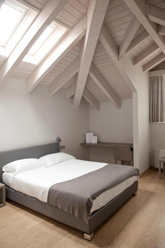 Double Room image 4