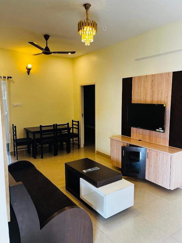 Modern 2BHK AC Wi-Fi Free Parking near Ganga hospital and womens center - image 1