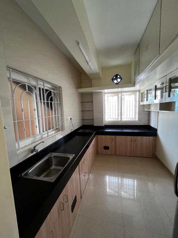 Modern 2BHK AC Wi-Fi Free Parking near Ganga hospital and womens center - image 15