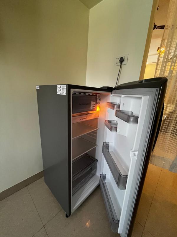 Modern 2BHK AC Wi-Fi Free Parking near Ganga hospital and womens center - image 8