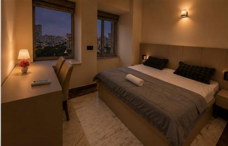 Cozy Casa-2BHK Apartment-Projector-Near Noida Sec62 - image 32