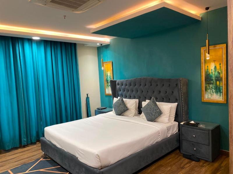 Goldcrest Signature 2 Bedroom Premium Apartment in DHA - image 5