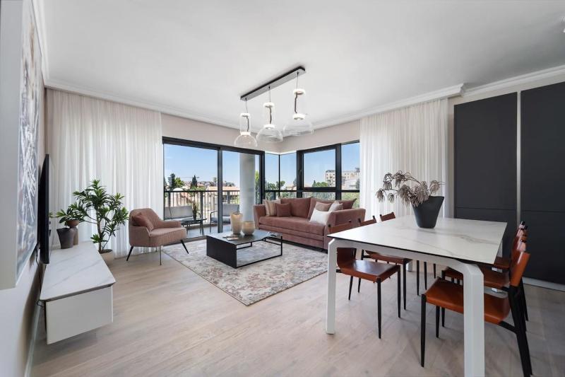 Luxury 2BDR In The Heart Of Jerusalem - image 1