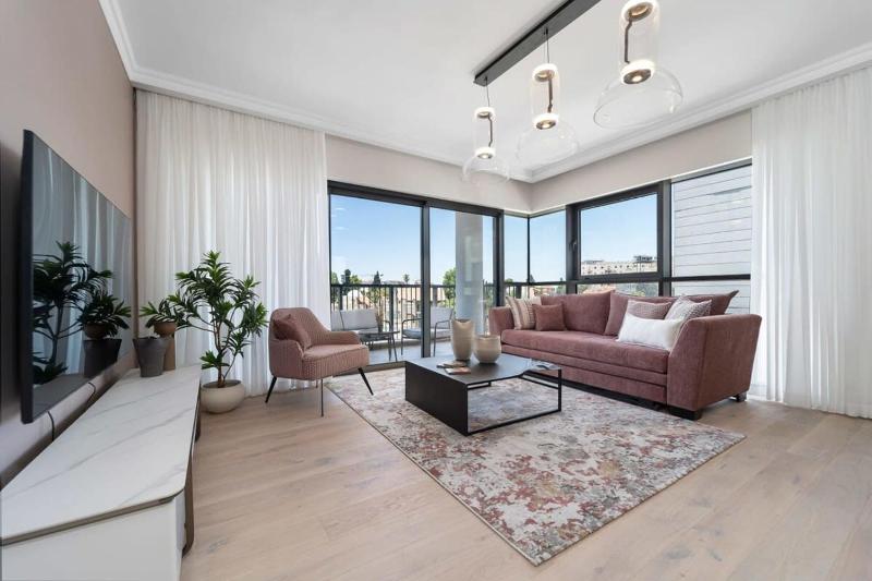 Luxury 2BDR In The Heart Of Jerusalem - image 6
