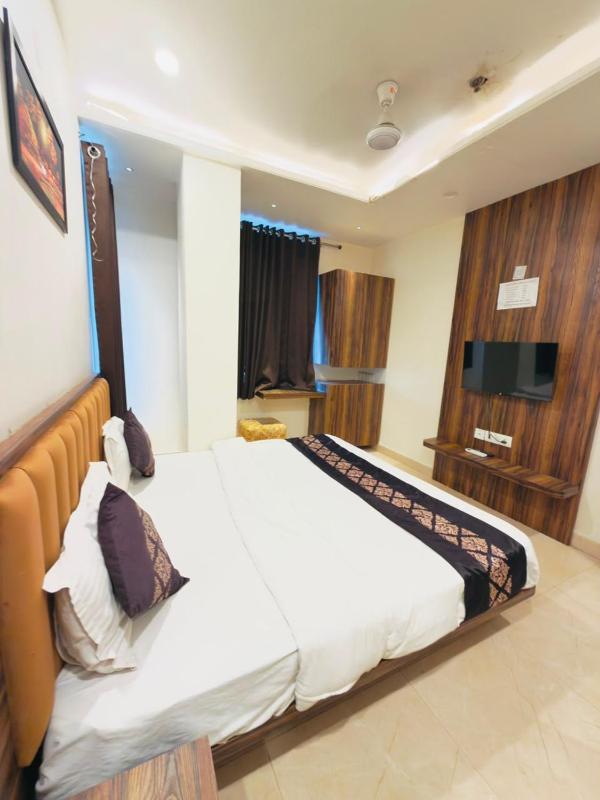 HOTEL VRINDA 966O9O1OO6 Old city Just 750mtr from City palace By SK - image 6