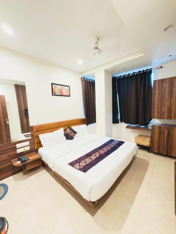 HOTEL VRINDA 966O9O1OO6 Old city Just 750mtr from City palace By SK - image 5