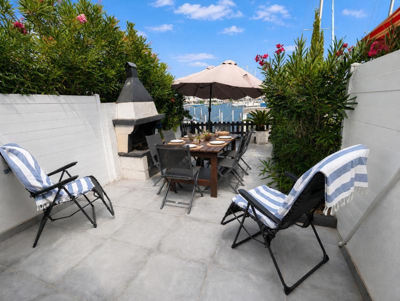 Marina d'exception grande terrasse et vue panoramique - image 19