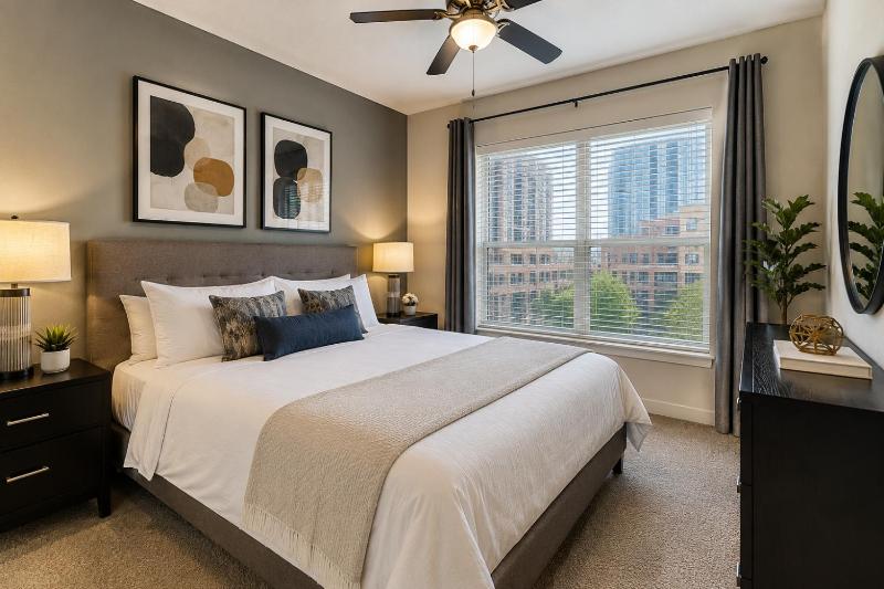 Luxury 1bedroom 1Bath Turtle Creek Luxe Suites - image 2