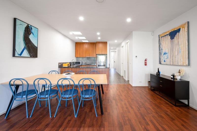 Butlers Place - image 1