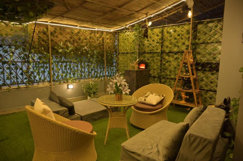 skyNest stays couple friendly near cyber hub and galleria - image 7
