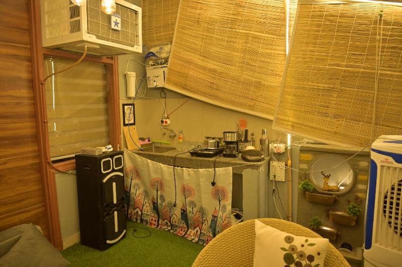 skyNest stays couple friendly near cyber hub and galleria - image 2