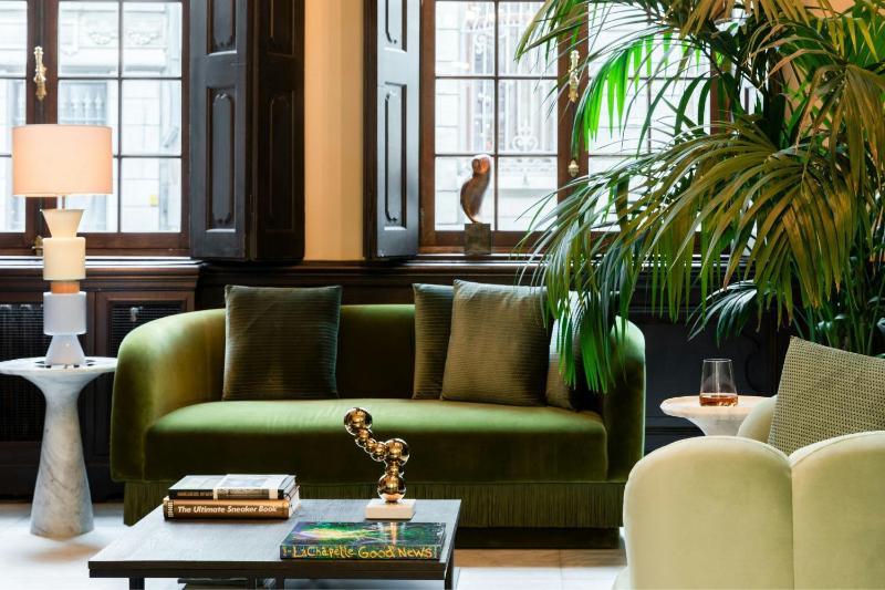 Sapphire House Antwerp Autograph Collection - image 7