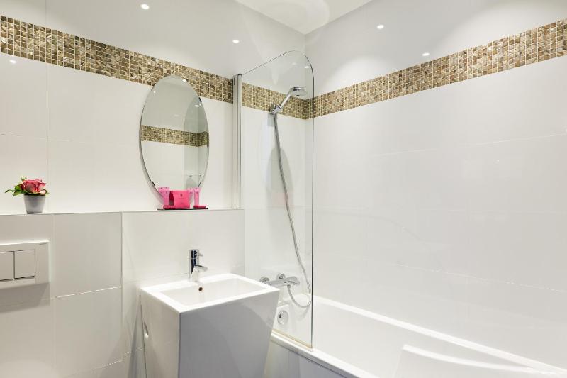 Superior Plus Room image 4