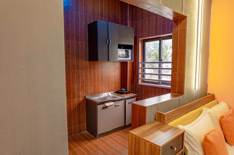 LH Accommodation - image 15