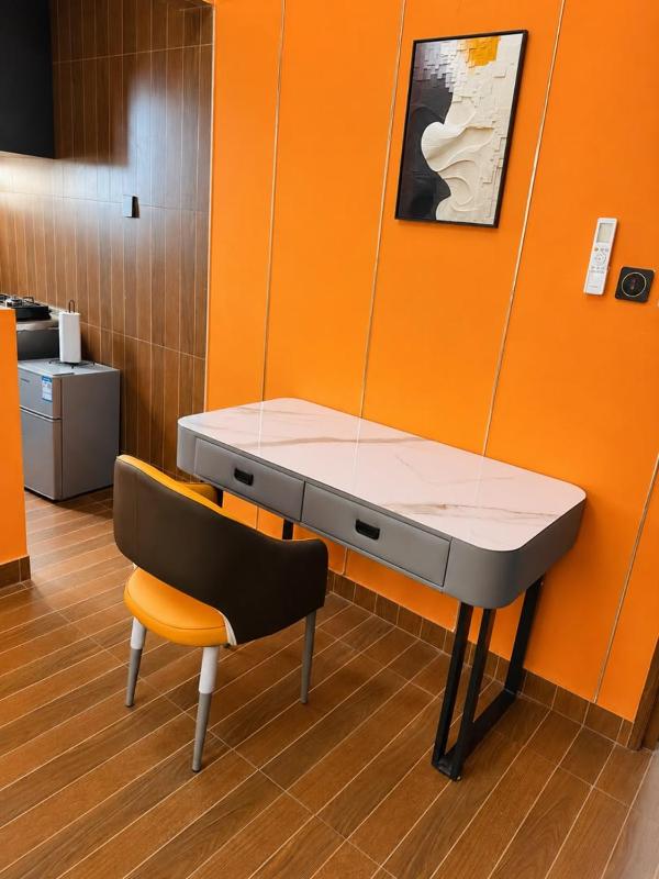 LH Accommodation - image 6