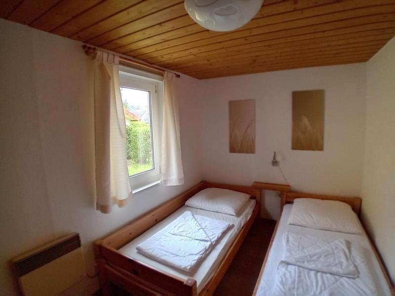 Gemütlicher Doppelbungalow mit Terrasse am Granzower See - image 17