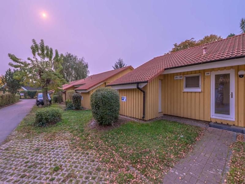 Skandinavischer Doppelbungalow mit Terrasse im Ferienpark Mirow - image 22