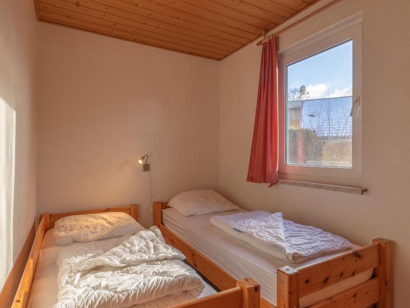 Familienfreundlicher Doppelbungalow mit Terrasse im Ferienpark Mirow - image 27