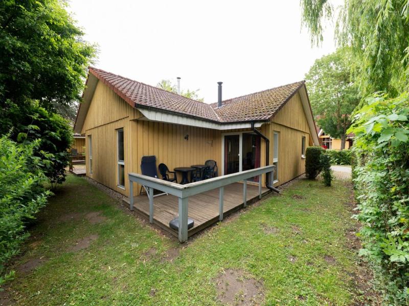 Familienfreundlicher Doppelbungalow mit Terrasse im Ferienpark Mirow - image 10