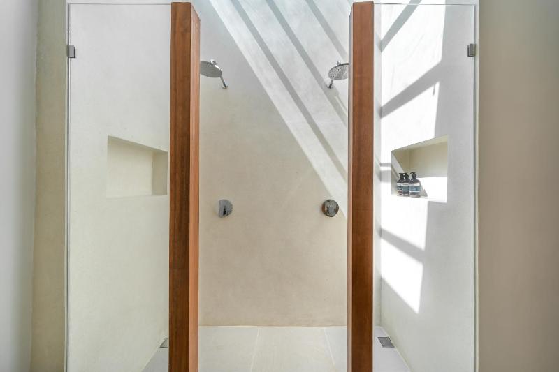 Zing - 3BR Stylish Uluwatu Villa 7 Mins to Beach - image 16