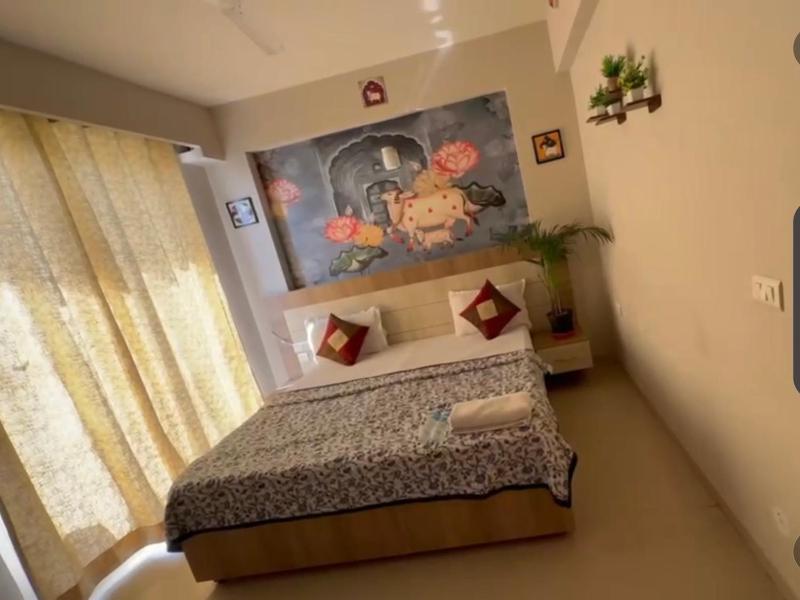 Blue Mans Rooms - Near Prem Mandir & ISKCON - image 43