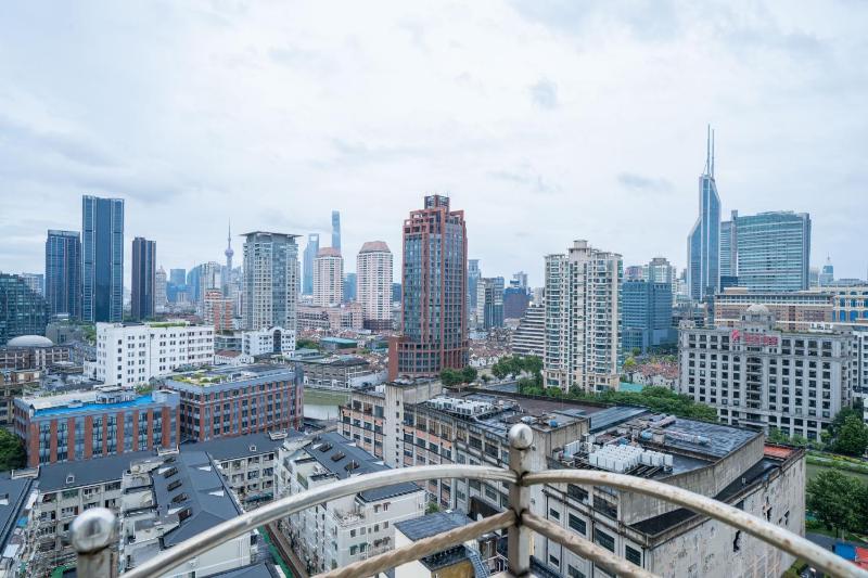 Yi Du Home-300m to People's Square & Metro - image 1
