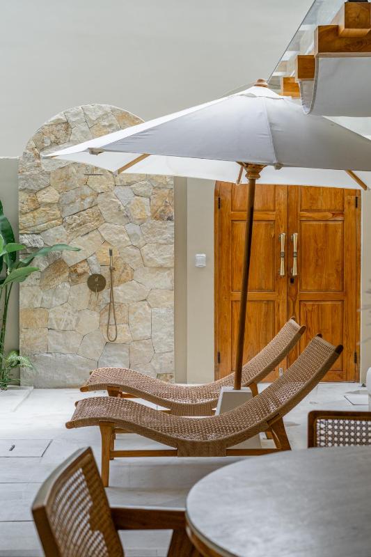 Puri Bintang - Stylish 2BR Villa with Private Pool in Canggu - image 12