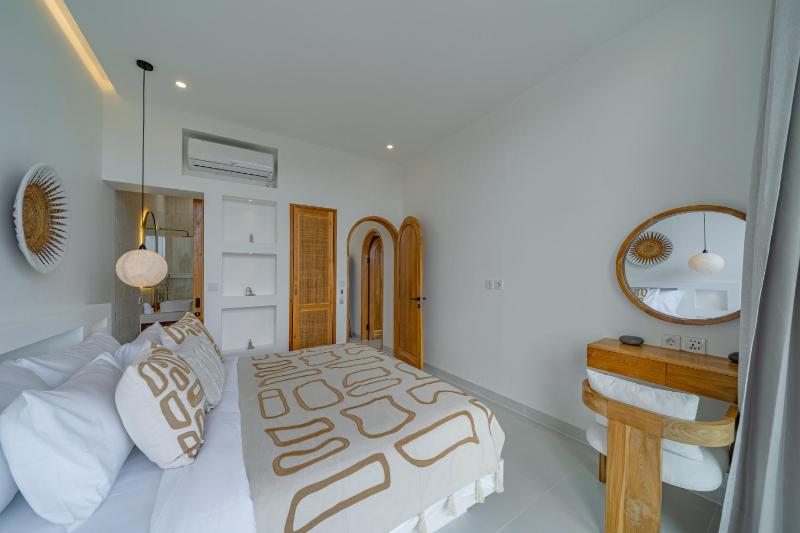 Puri Bintang - Stylish 2BR Villa with Private Pool in Canggu - image 29