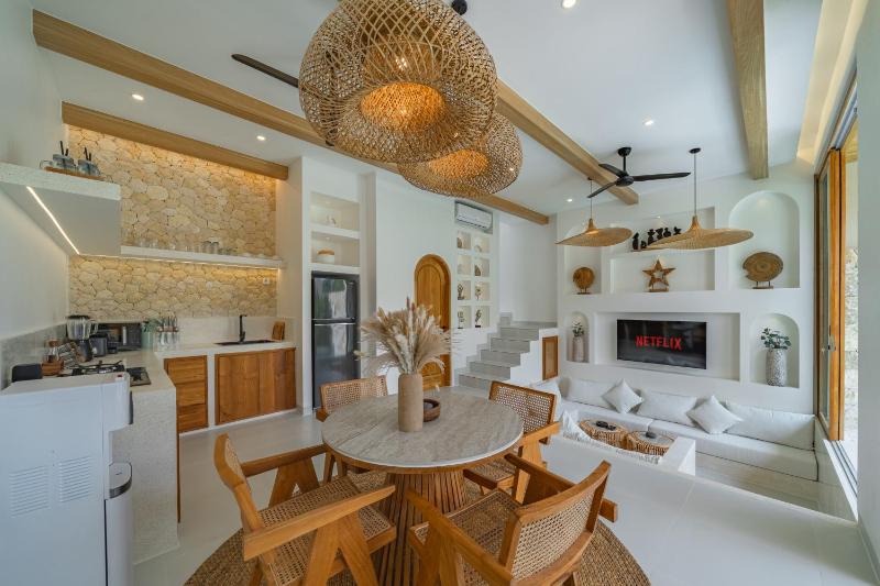 Puri Bintang - Stylish 2BR Villa with Private Pool in Canggu - image 19