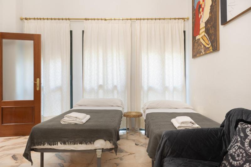 Wellhome Sevilla Centro - image 7