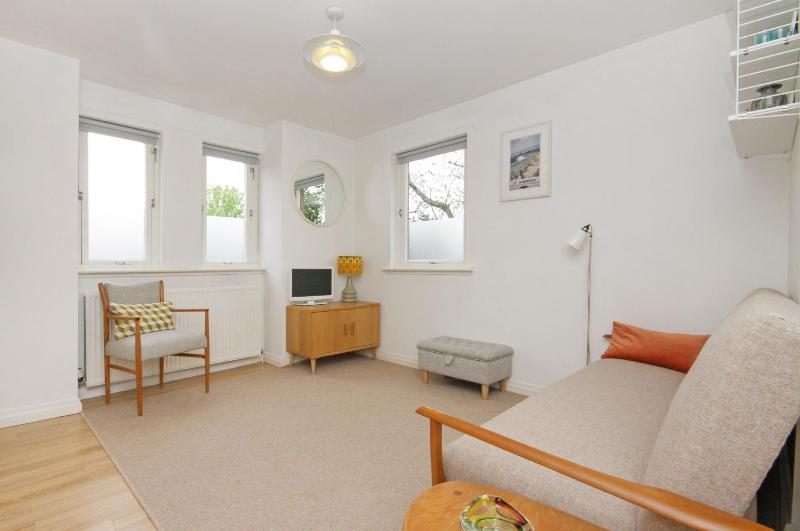 One-Bedroom Apartment (3 Adults) image 3