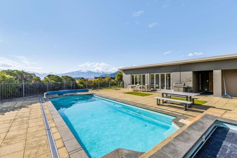 Resort-Style 2BR Alpine Apt | Pool Spa & Garage - image 20