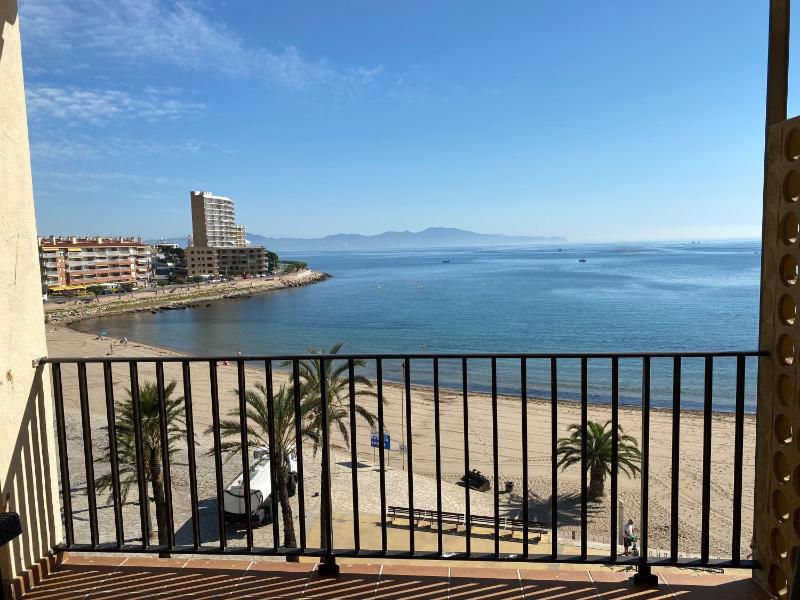 Riells Platja II con vistas al mar - image 1