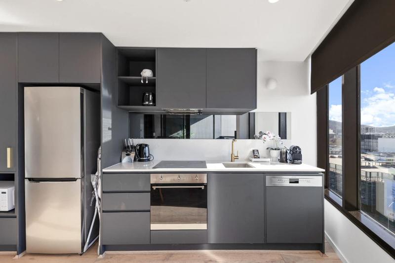 1BR-1BR-1Car-Sleeps 4-Pool-CBD - image 11
