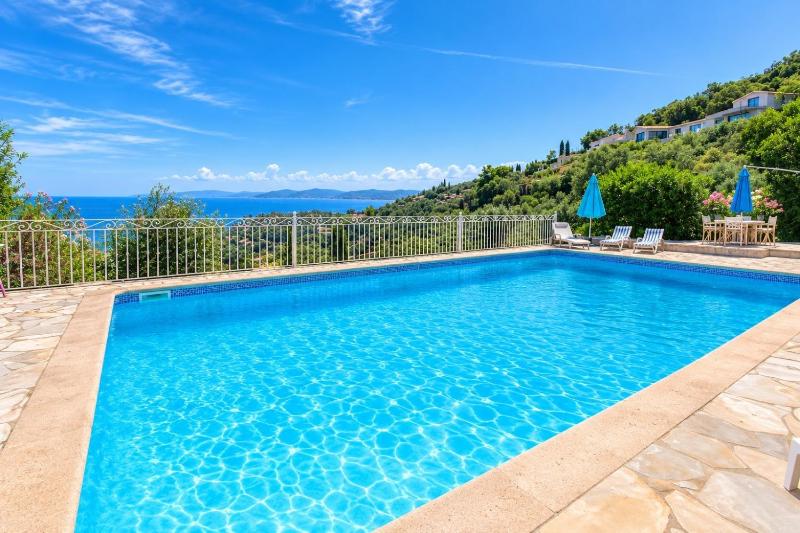 Villa Bellevue vue mer et piscine - image 13