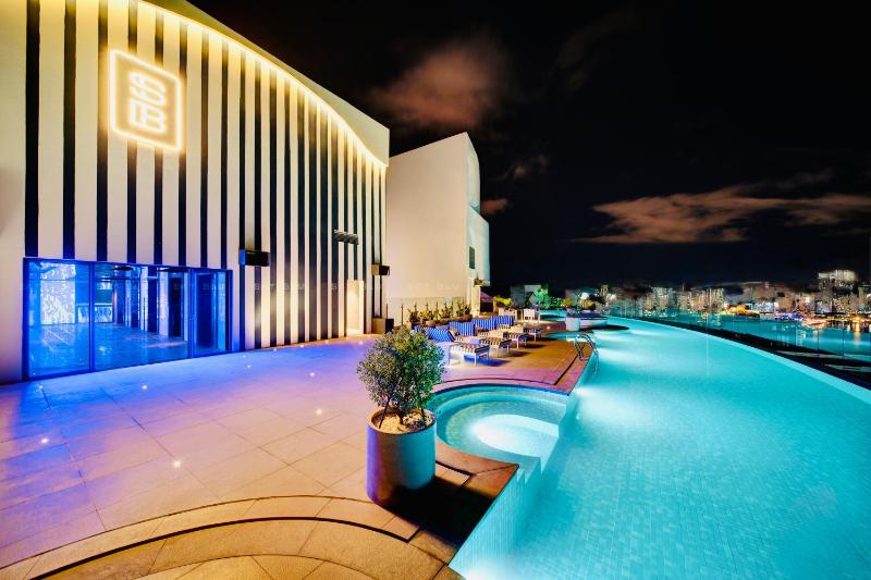 Azure Bay Panorama Apartments Nha Trang - image 2