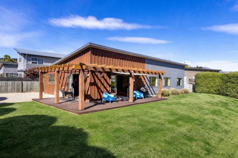 Mountain View Hideaway - image 38