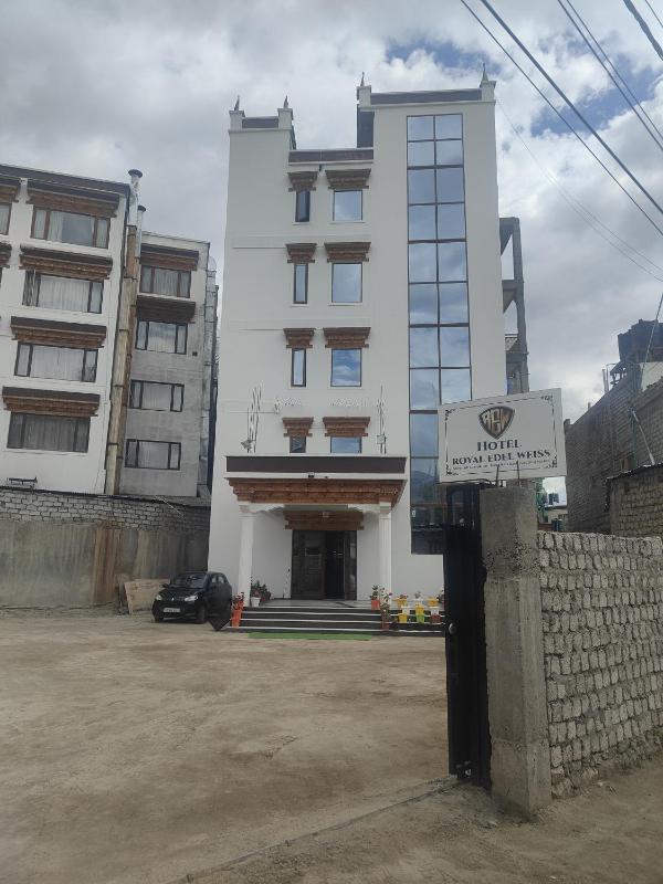 Hotel Royal EdelWeiss - image 8