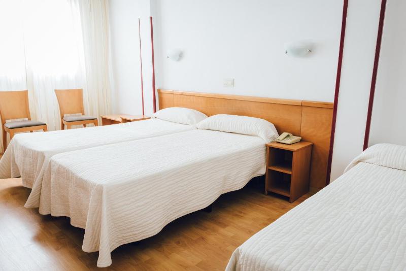 Budget Triple Room image 4